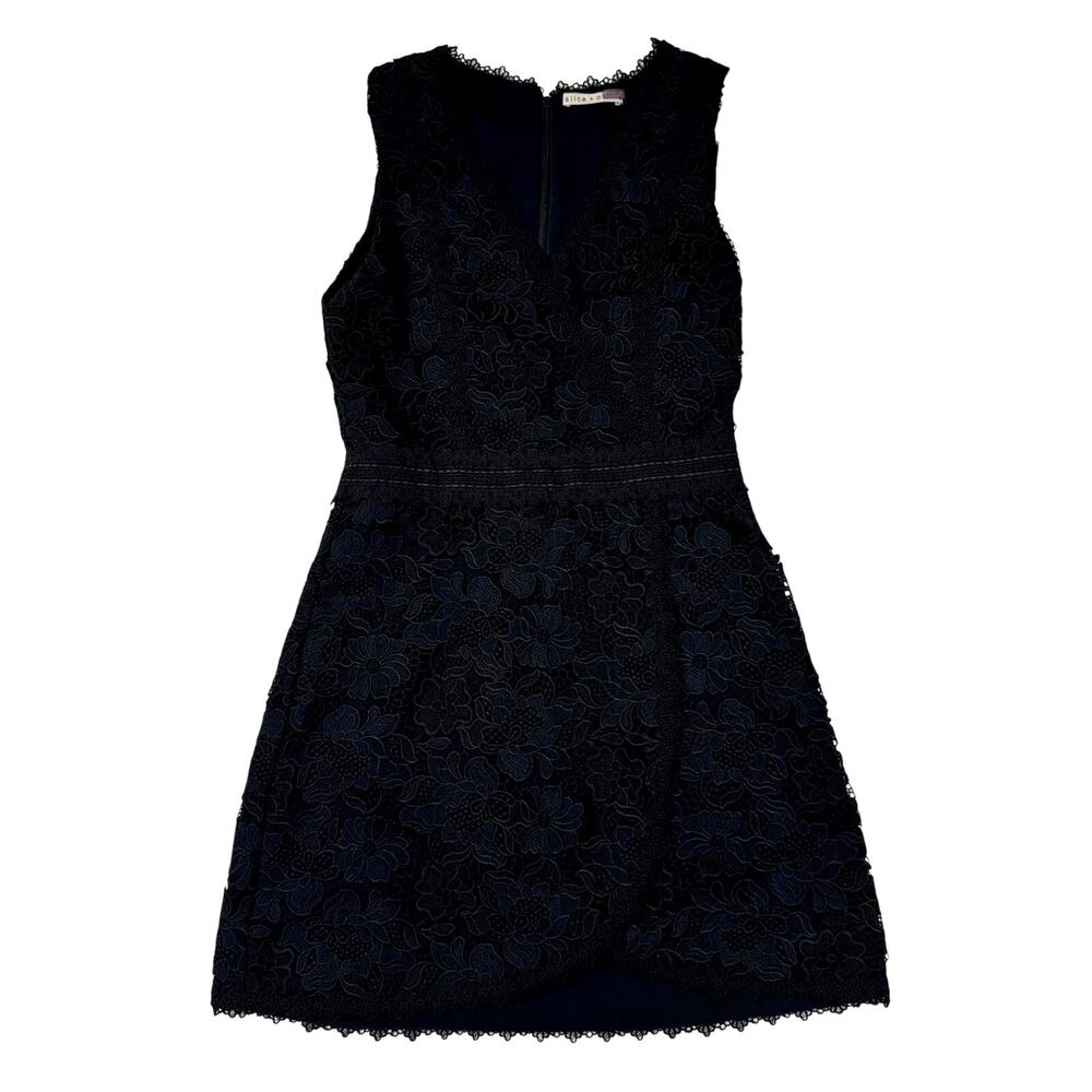 Alice + Olivia Lennon Black Lace Mini Dress Scalloped Cocktail Sz 4 Coquette - Picture 3 of 16